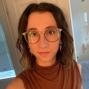 Meet your Posher, Lexi